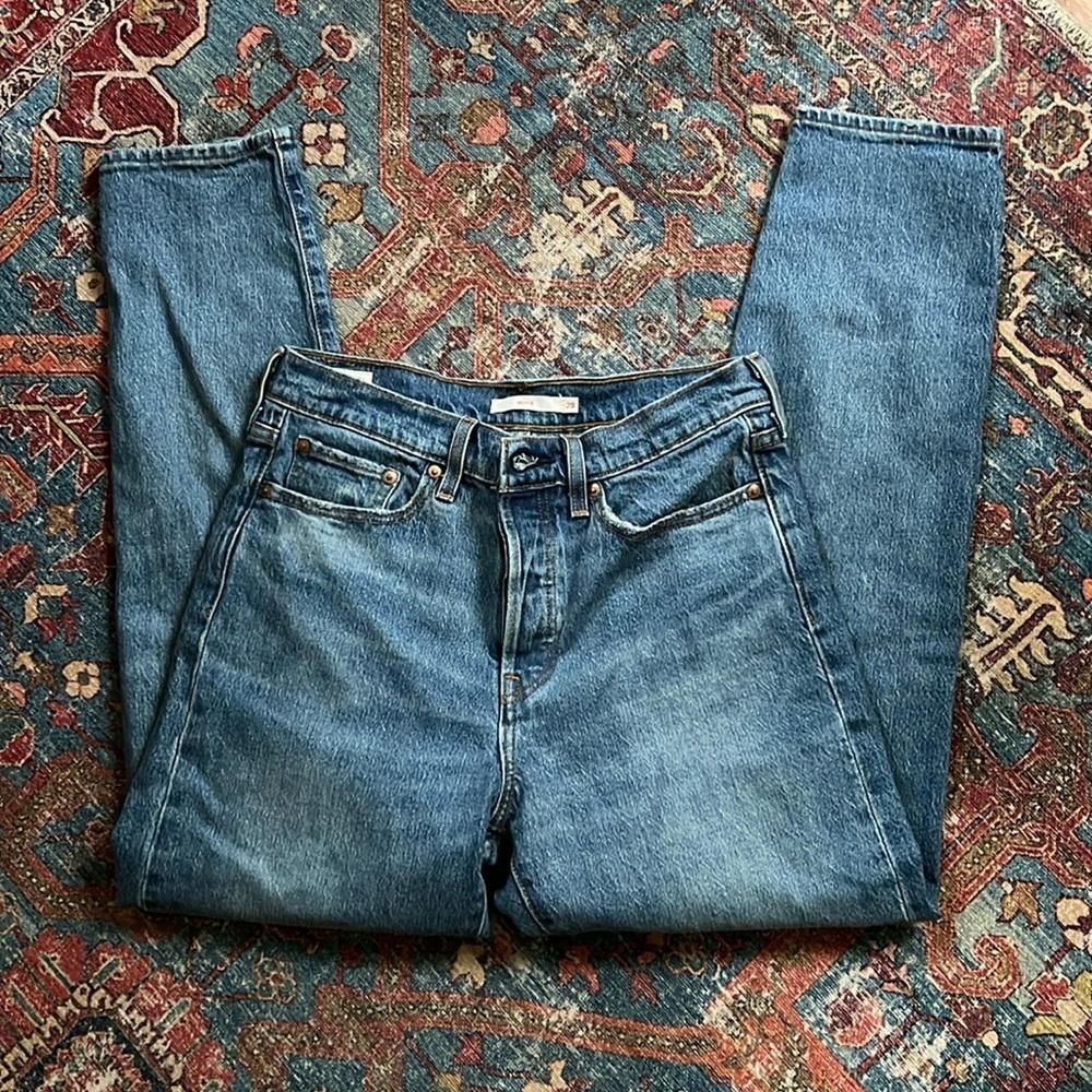 Levi's Women’s Sz 28 Wedgie Straight Leg Button Fly Jeans 28” inseam